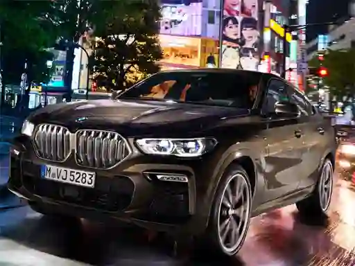 खेल BMW X6 M50I ऑनलाइन