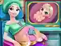 खेल Ice Queen Pregnant Check-Up ऑनलाइन