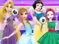 खेल Princesses Fashion Clash ऑनलाइन