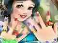 खेल Snow White Nails ऑनलाइन