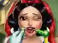 खेल Snow White Real Dentist ऑनलाइन