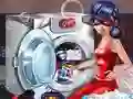 खेल LadyBug Washing Costumes ऑनलाइन