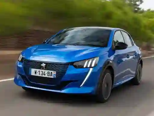 खेल Peugeot E-208 ऑनलाइन