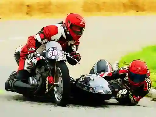 खेल Sidecar Racing Puzzle ऑनलाइन